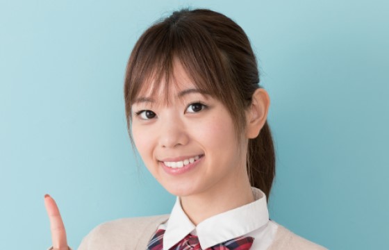 学習に取り組む中学生